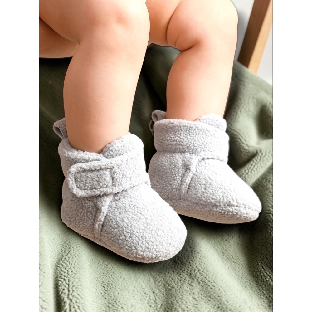 Luvable Friends Gray Fleece Adjustable Non-Slip Baby Booties 0-6 Months